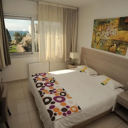 Apart Otel Frixos 3*