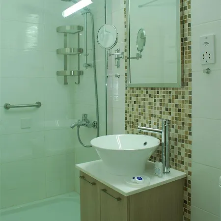 Aparthotel Frixos Larnaca