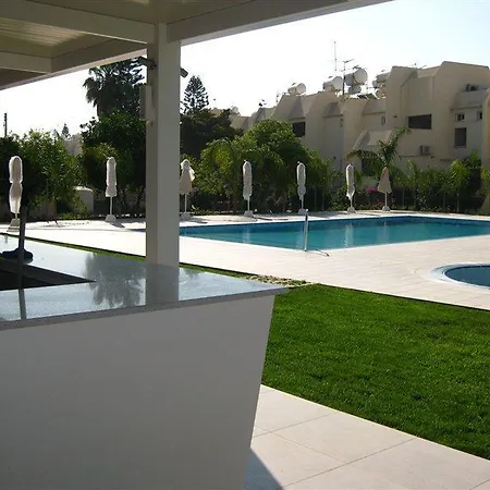 Apart Otel Frixos Larnaca