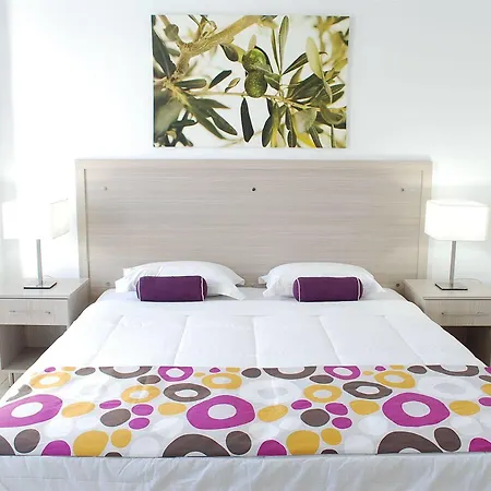 Frixos Apart Otel Larnaca
