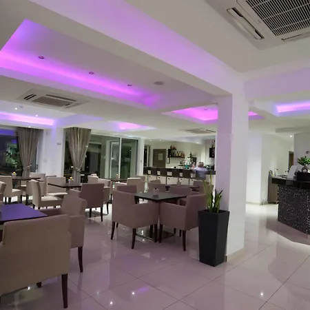 Frixos Apart Otel Larnaca