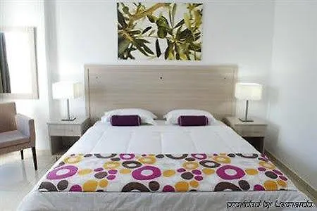 Apart Otel Frixos