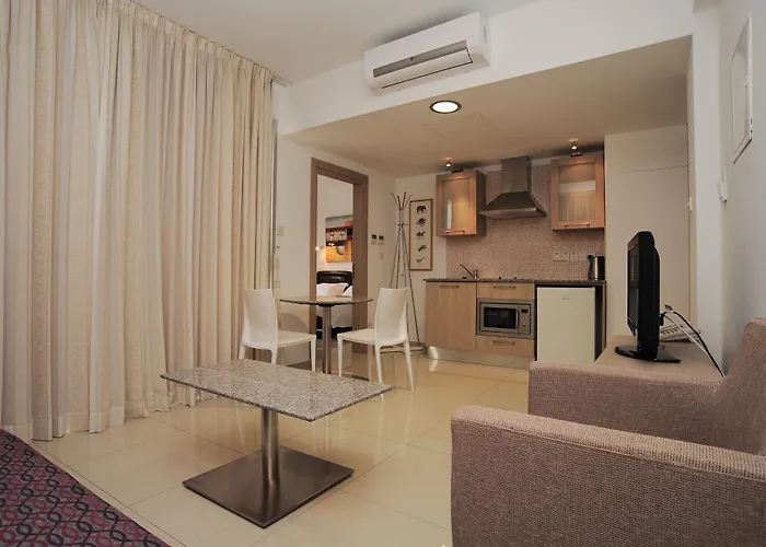 Frixos 公寓式酒店 4*