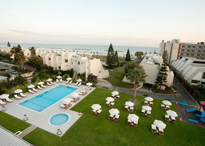 Frixos 公寓式酒店 4*