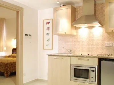 Frixos Lejlighedshotel 4*